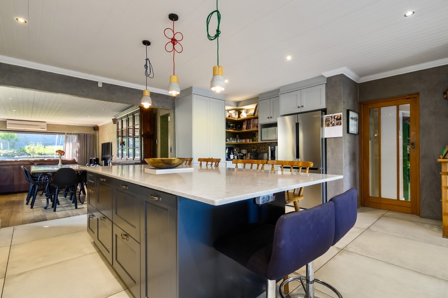 6 Bedroom Property for Sale in Kenridge Heights Western Cape